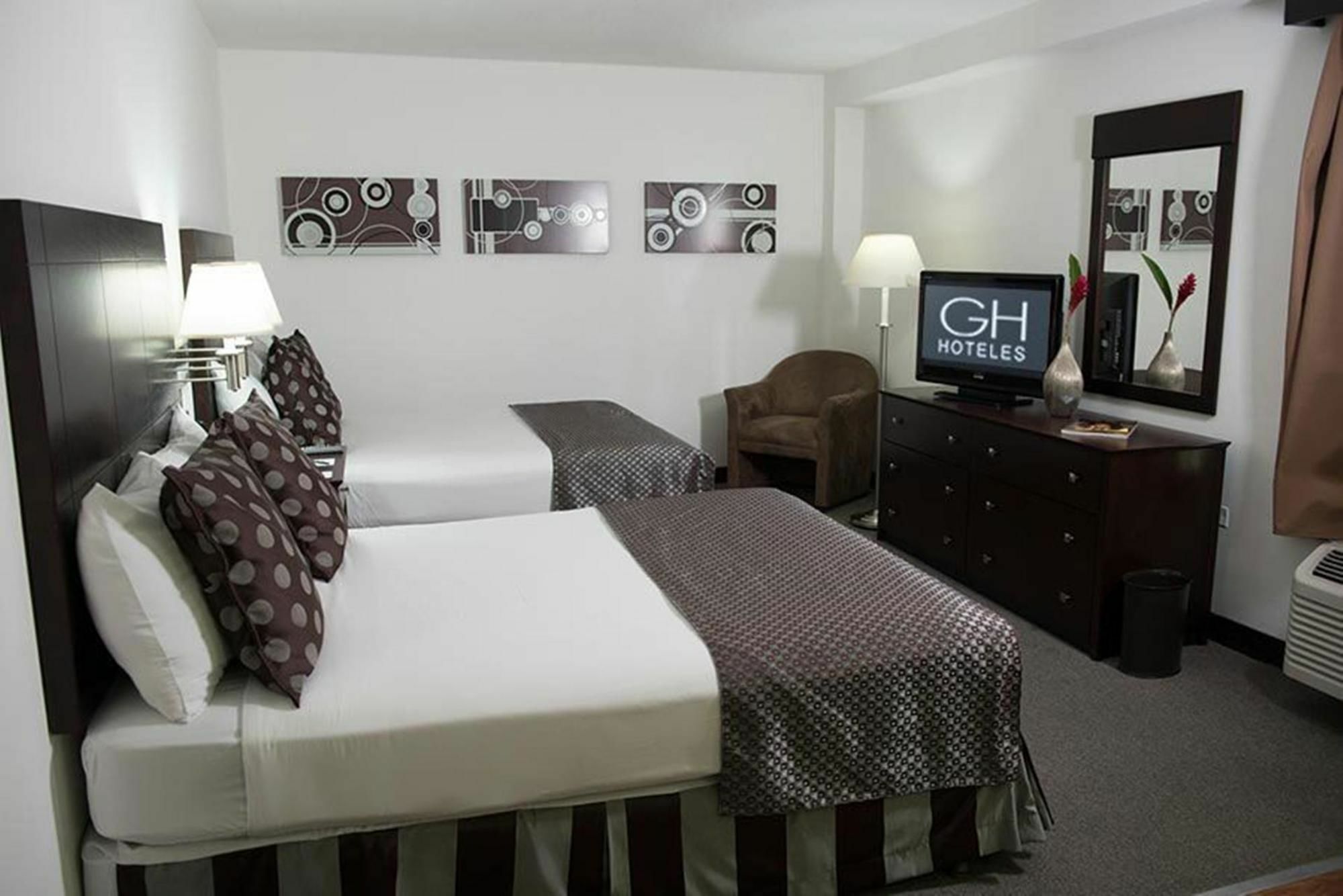 Guaparo Suites Valencia Exterior photo